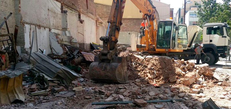 Momentos de los trabajos de derribo